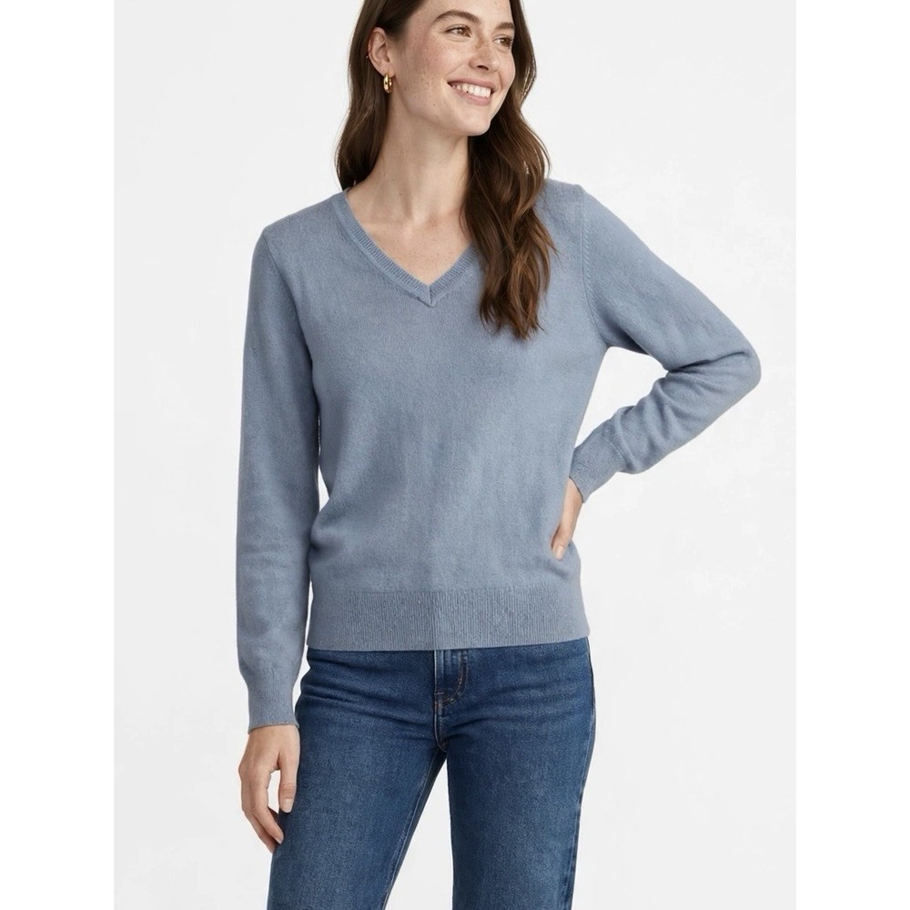 Quince Blue Cashmere V Neck Sweater M Soft Luxury Minimalist Classic Knit